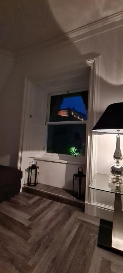 Castle Terrace 1 Bed Looking Onto Castle - Sleeps Upto 4 Edimburgo